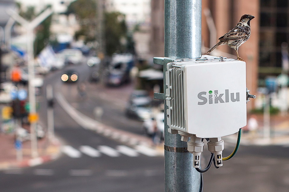 SIKLU: 60, 80 GHz radio link alternatives