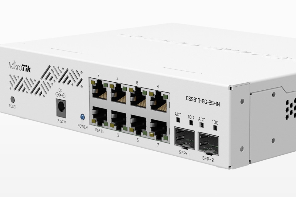 MikroTik switch: CSS610-8G-2S + IN