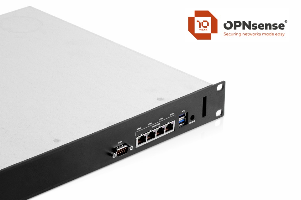 opnsense collage 01 - APU4D4 Network security in rack format: The PC Engines APU4D4 with OPNsense in a 19-inch housing